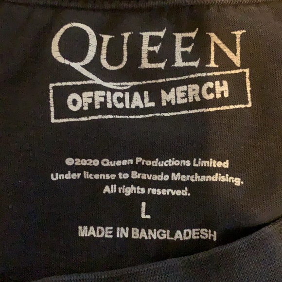 Queen Large Shirt - Picture 2 of 3